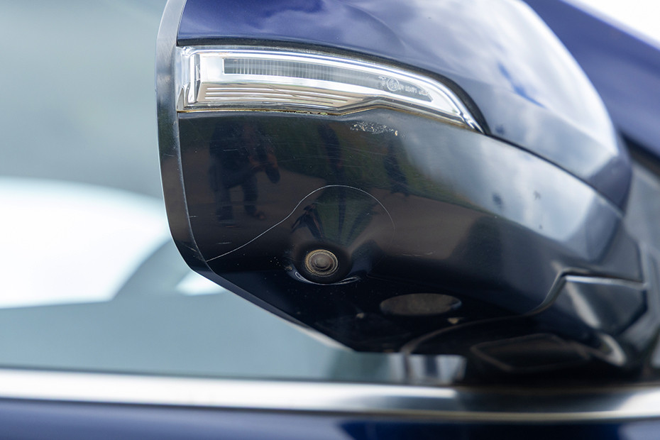 Mahindra XUV700 360 Degree Camera (Right)