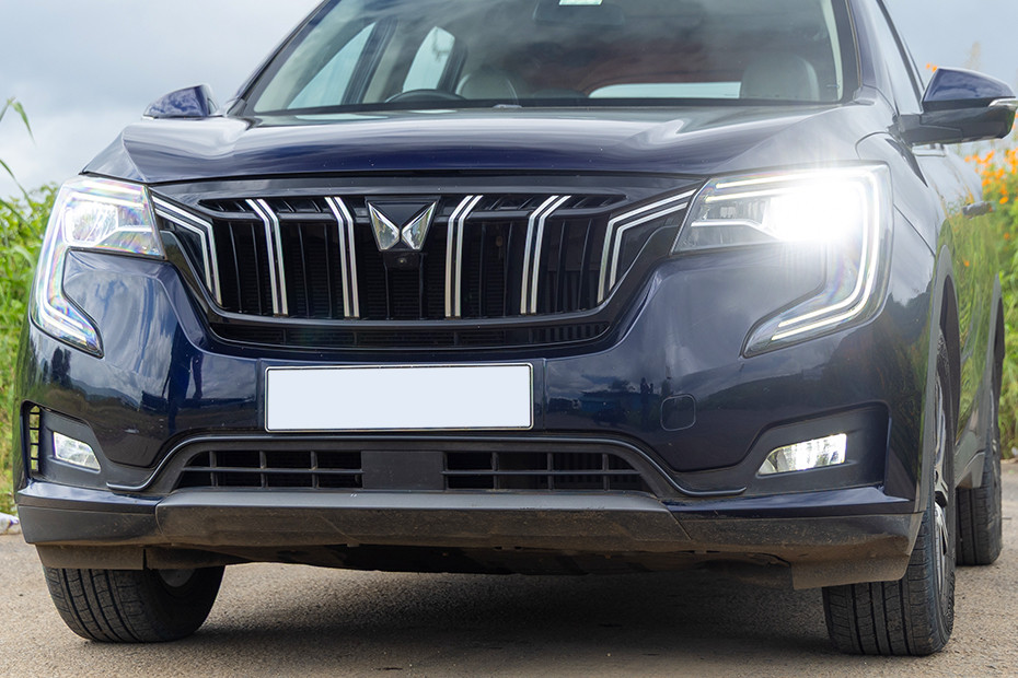 Mahindra XUV700 Front Bumper