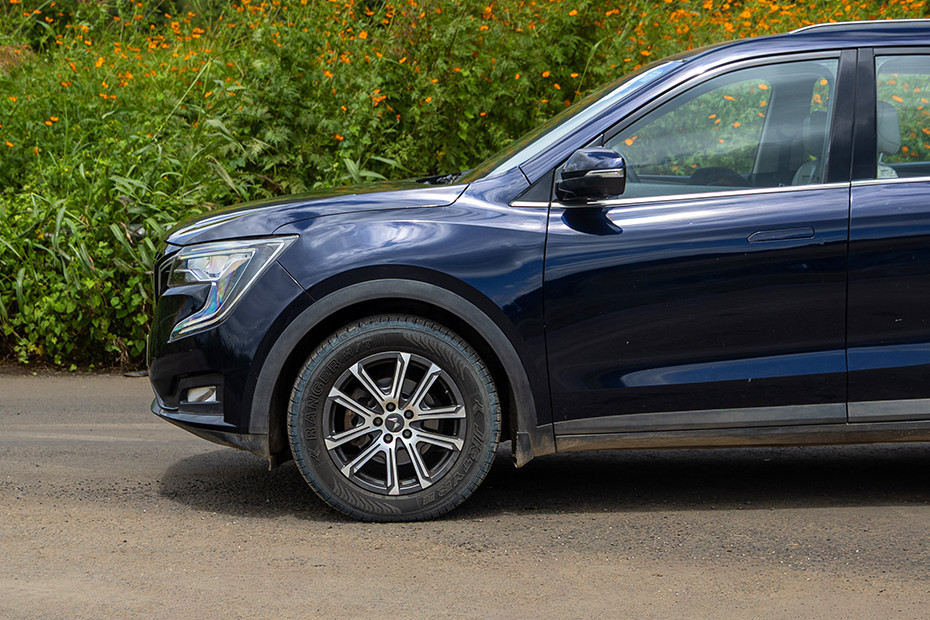 Mahindra XUV700 Front Fender