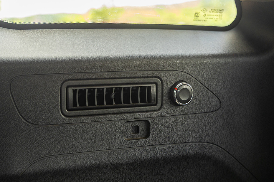 Mahindra XUV700 Third Row AC Vents