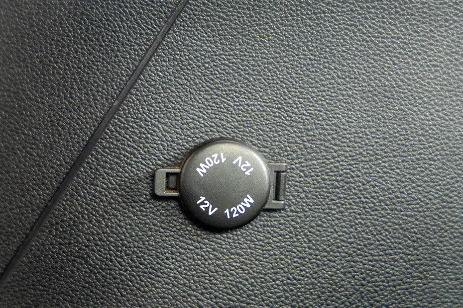 Mahindra XUV700 12V Socket (Third Row)