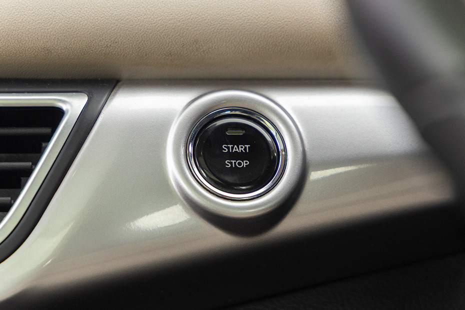 Mahindra XUV700 Push-button Start/Stop