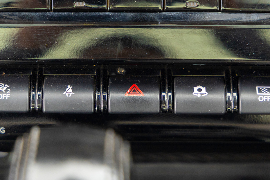 Mahindra XUV700 Hazard Light Switch