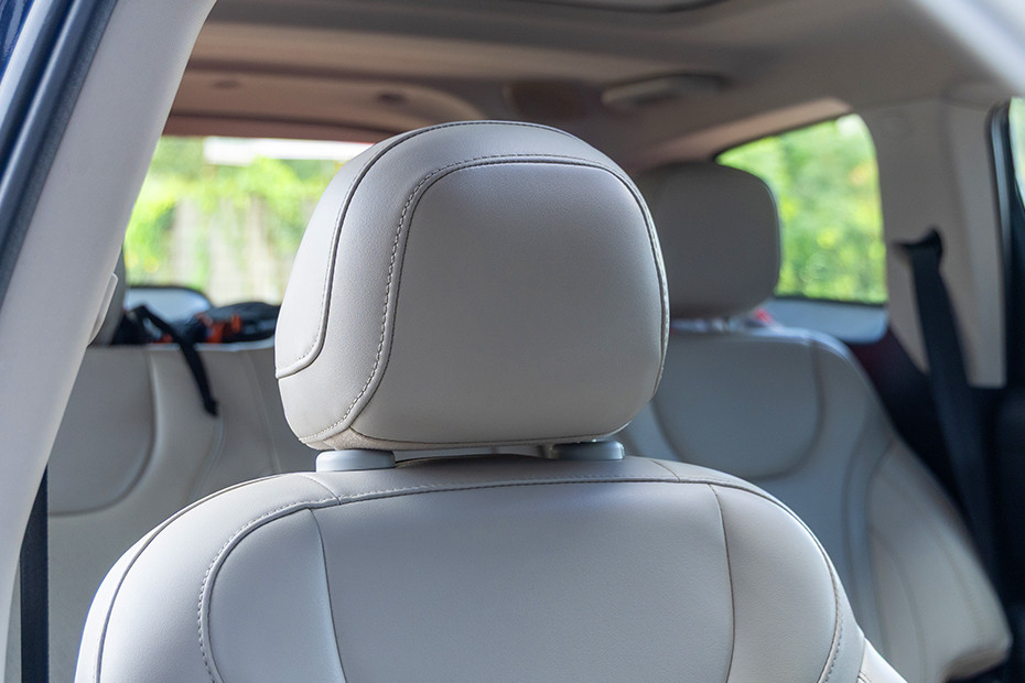 Mahindra XUV700 Front Seat Headrest