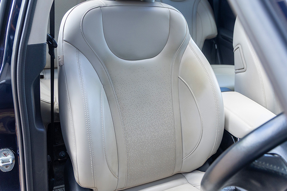 Mahindra XUV700 Seat Upholstery