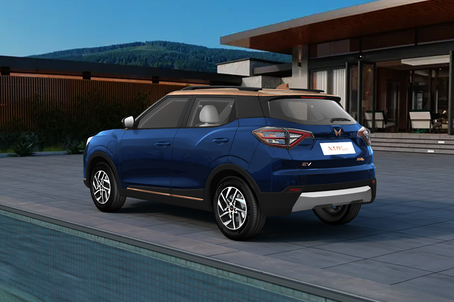 Mahindra XUV400 EV Rear Left View