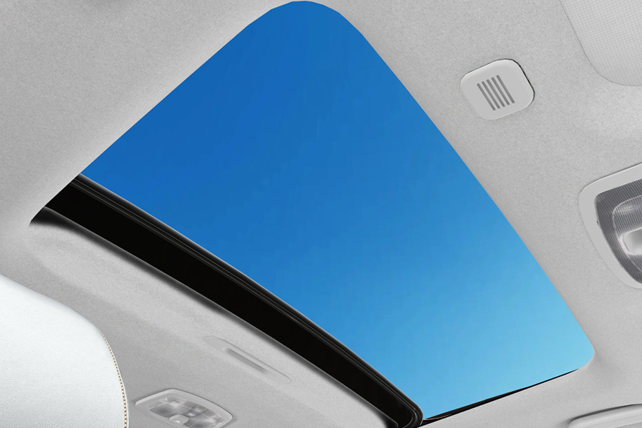 Mahindra XUV400 EV Sun Roof/Moon Roof