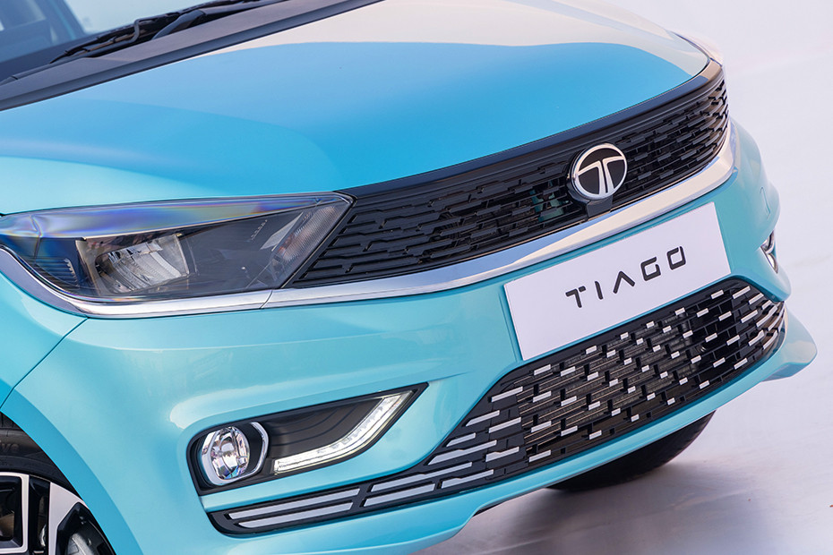Tata Tiago Grille