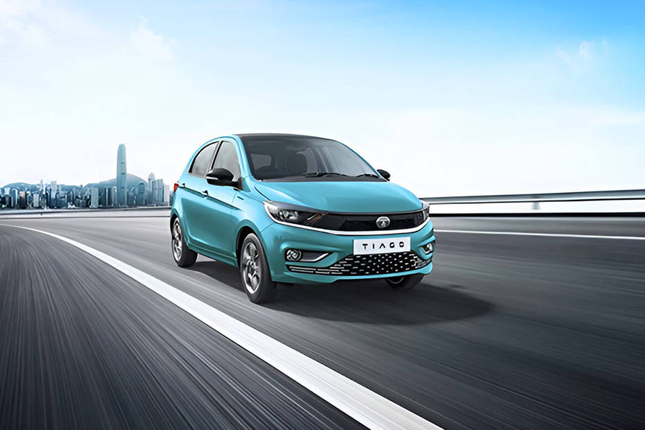Tata Tiago Front Right Side