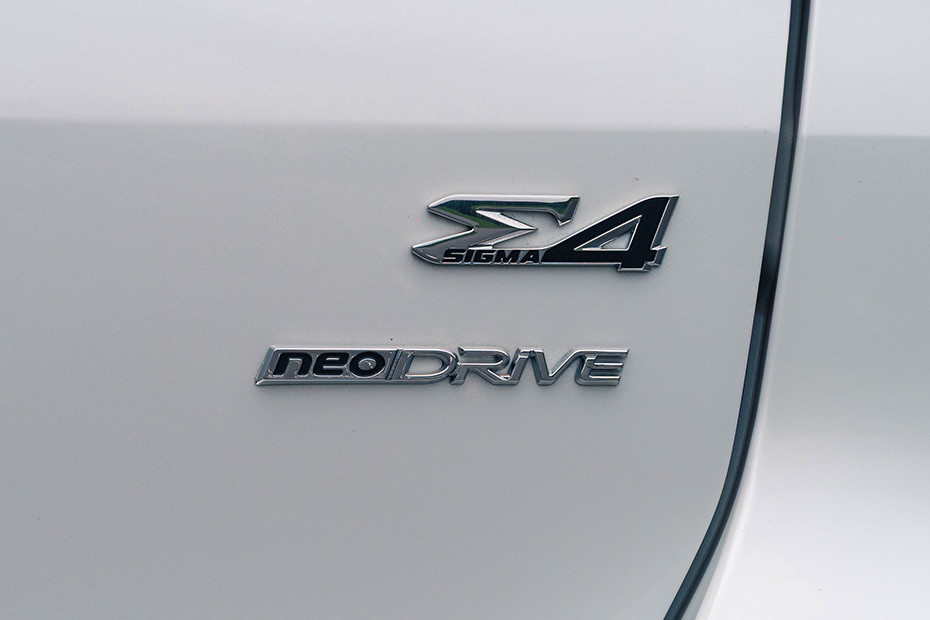 Toyota Fortuner Variant Badge