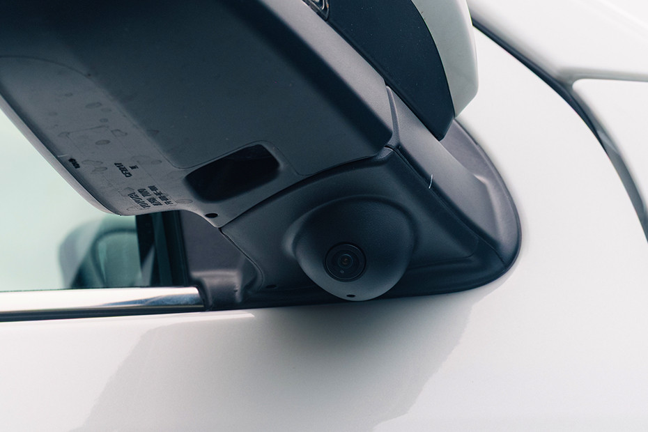 Toyota Fortuner 360 Degree Camera (Right)