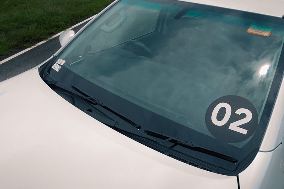 Toyota Fortuner Front Windshield and Wiper