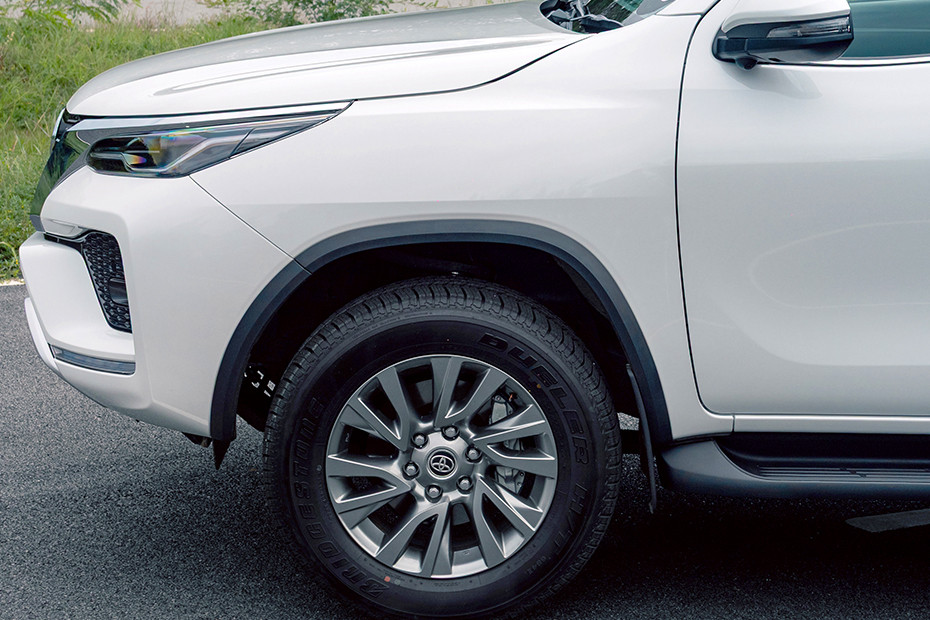 Toyota Fortuner Front Fender