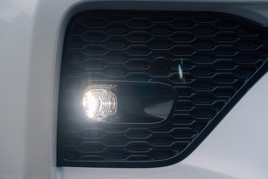 Toyota Fortuner Front Fog Lamp