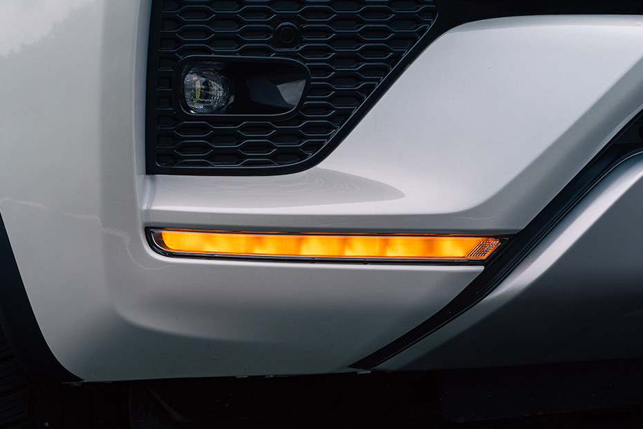 Toyota Fortuner Turn Indicator (Front)