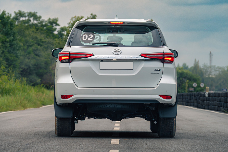 Toyota Fortuner Rear View