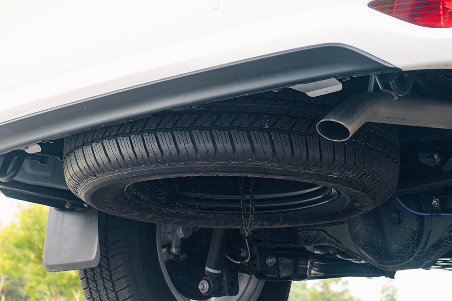 Toyota Fortuner Spare Tyre