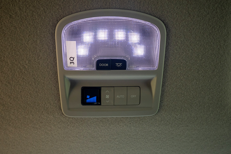 Toyota Fortuner Rear AC Controls