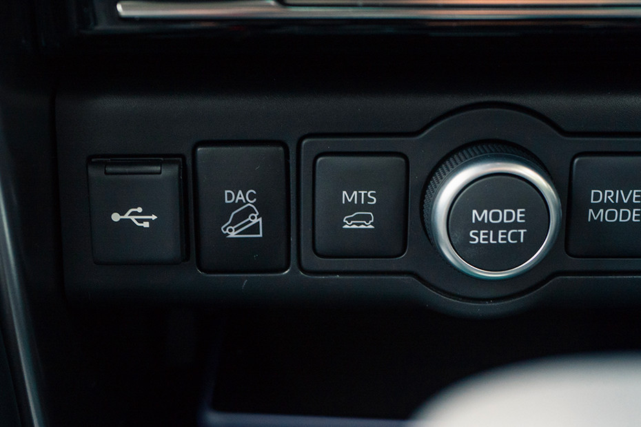 Toyota Fortuner Traction Mode Selector
