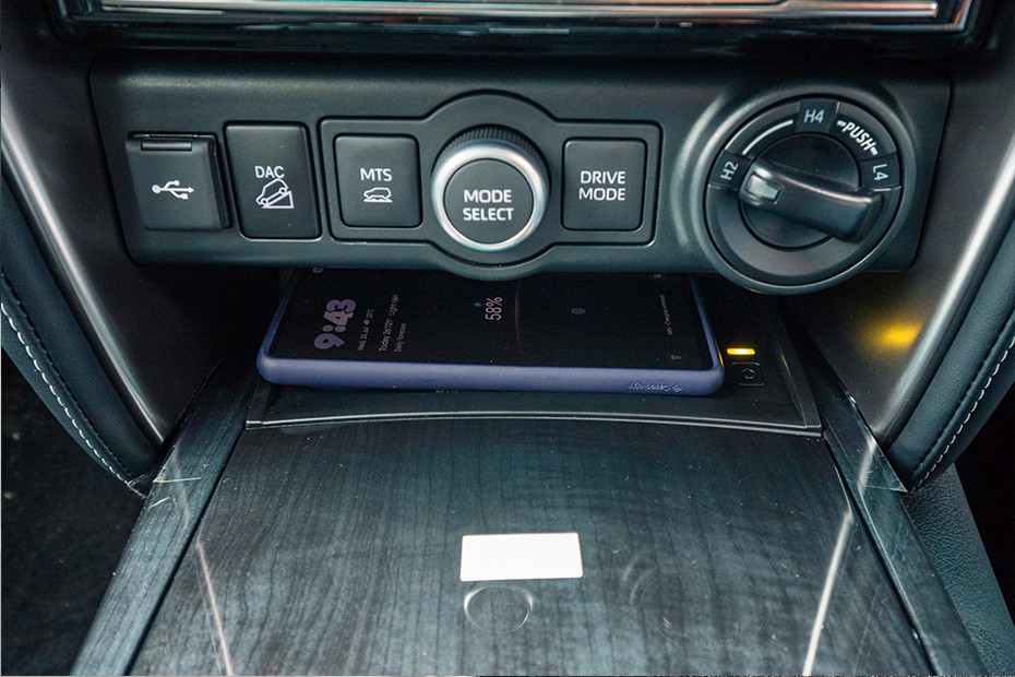 Toyota Fortuner Wireless Charger