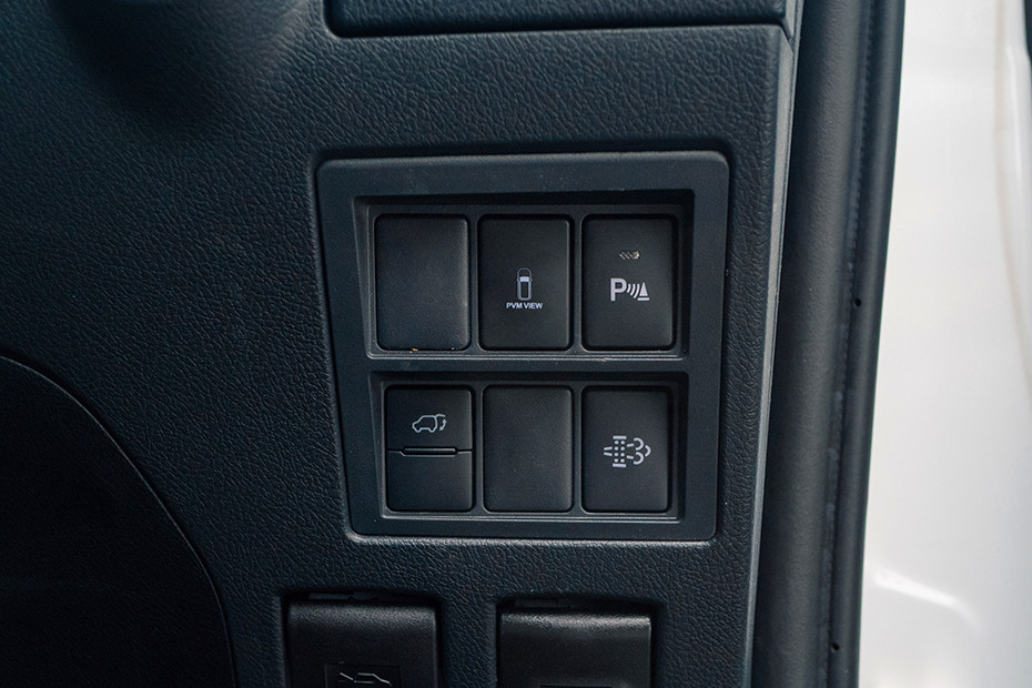 Toyota Fortuner Dashboard Switches (Driver's Side)