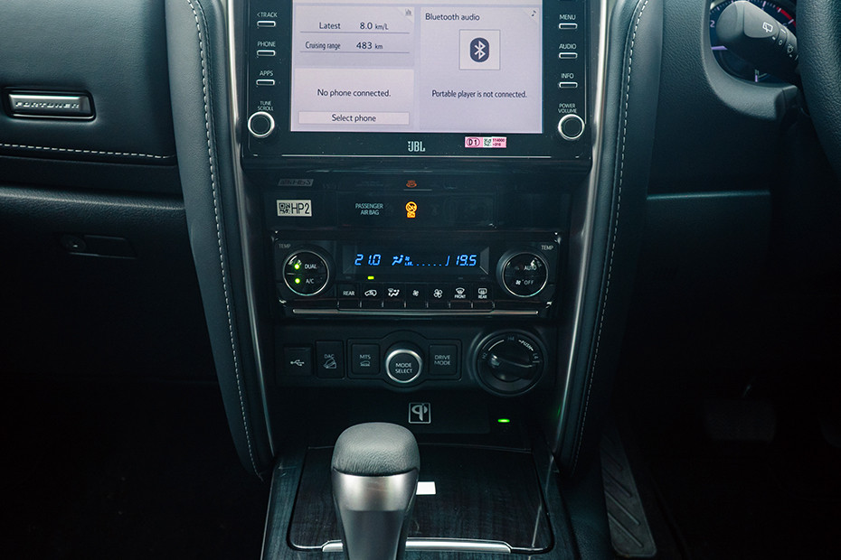 Toyota Fortuner Dashboard Controls