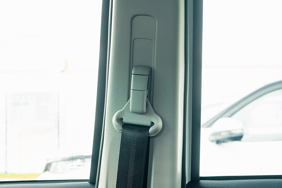 Toyota Fortuner Height-adjustable Seatbelt