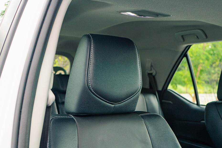 Toyota Fortuner Front Seat Headrest