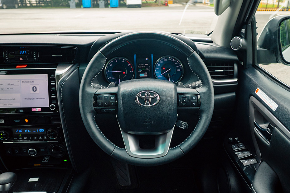 Toyota Fortuner Steering Wheel