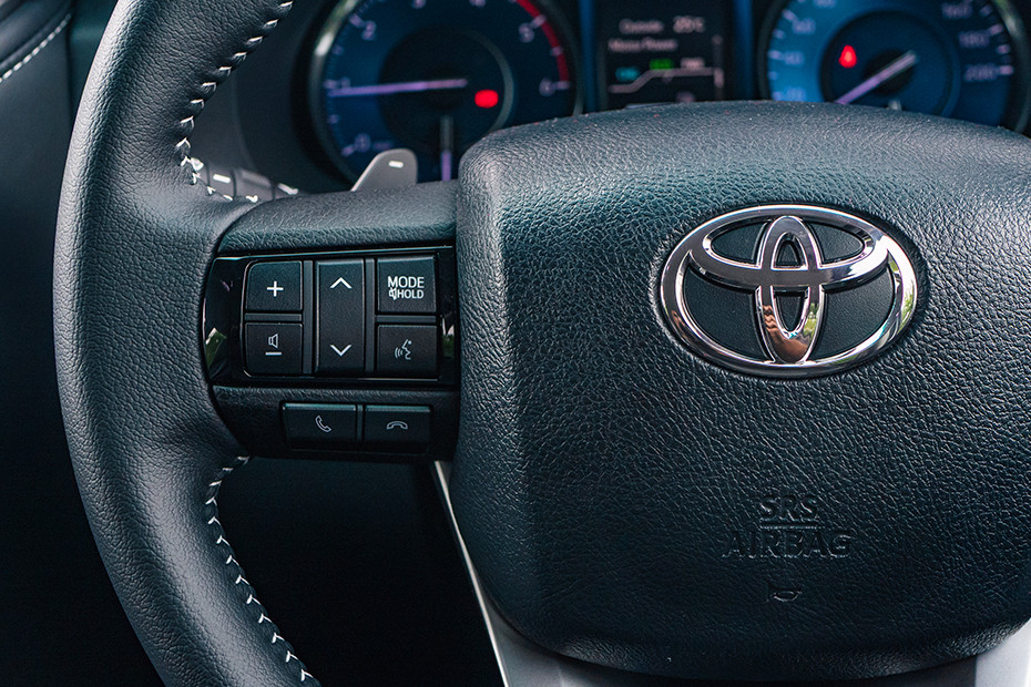 Toyota Fortuner Steering Wheel Buttons (Left)