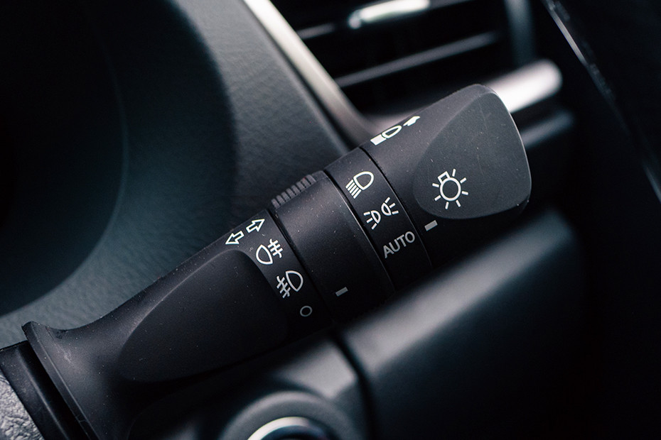 Toyota Fortuner Headlamp Control