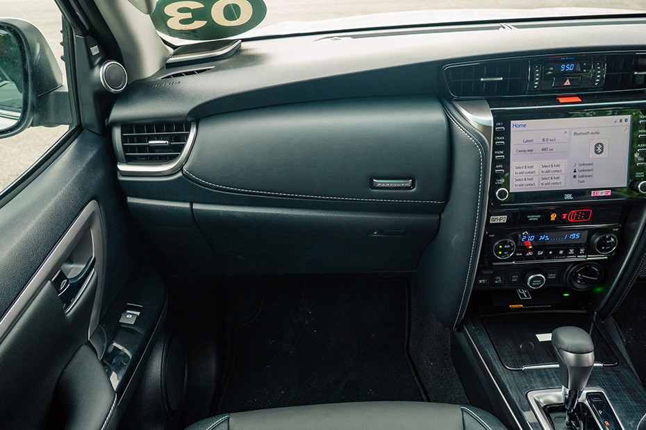 Toyota Fortuner Glovebox (Closed)