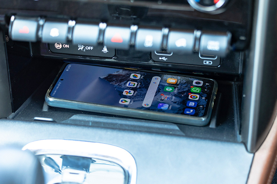 Mahindra Scorpio N Wireless Charger