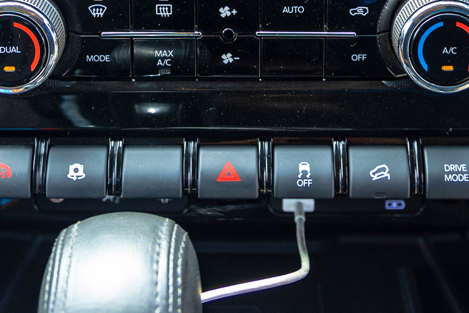 Mahindra Scorpio N Hazard Light Switch