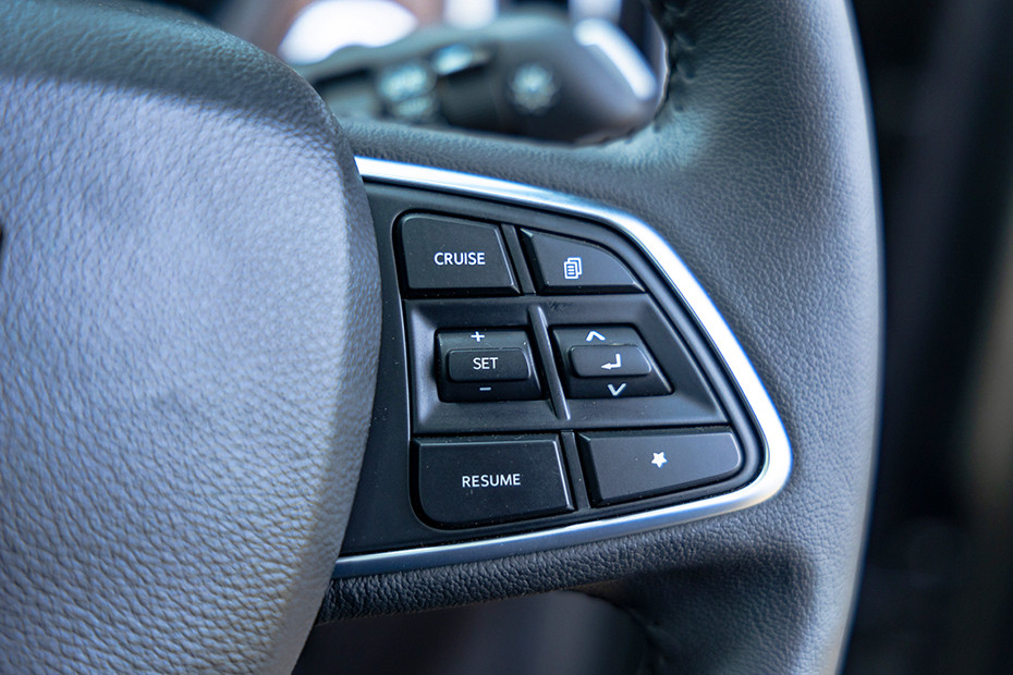 Mahindra Scorpio N Steering Wheel Buttons (Right)