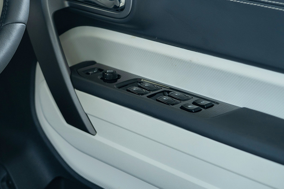 Mahindra Thar ROXX Door Controls