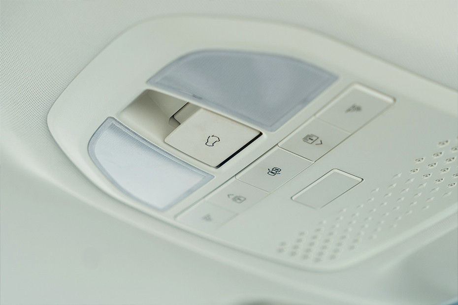 Mahindra Thar ROXX Sunroof Control