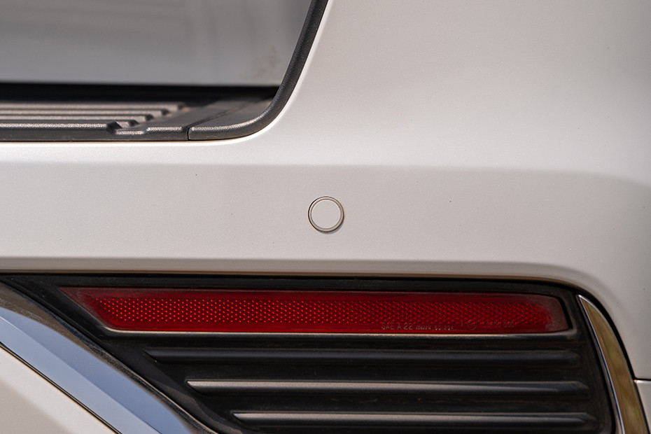 Toyota Land Cruiser 300 Rear Parking Sensors