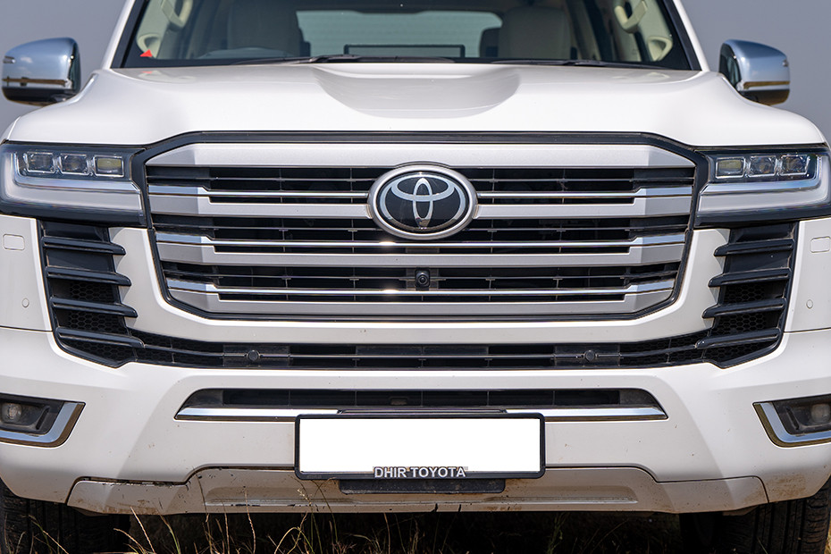 Toyota Land Cruiser 300 Front Grille