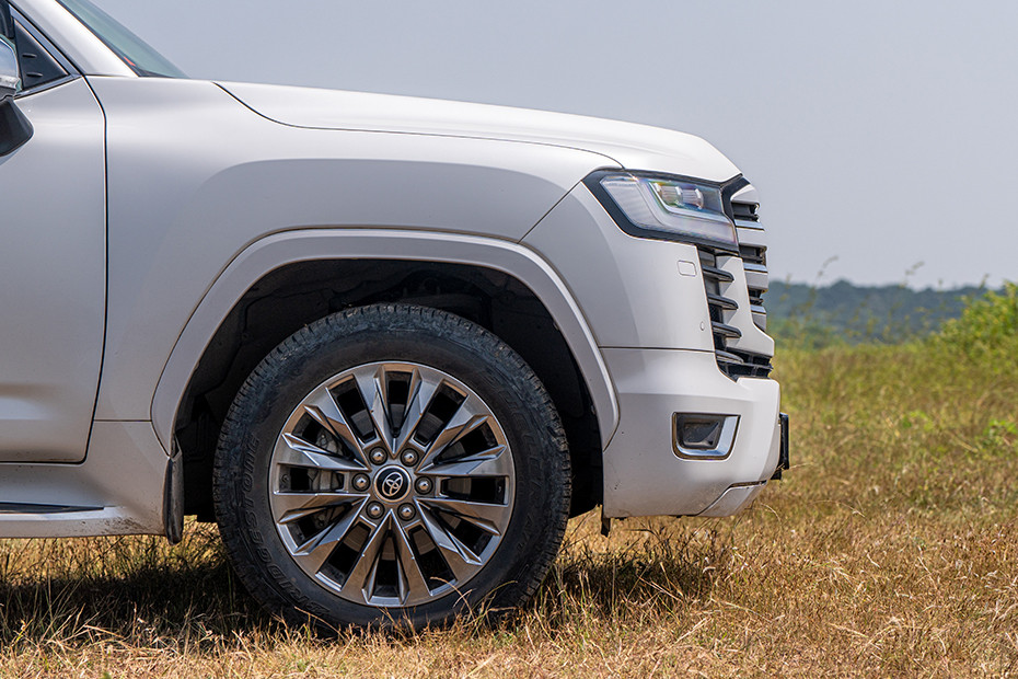 Toyota Land Cruiser 300 Front Fender