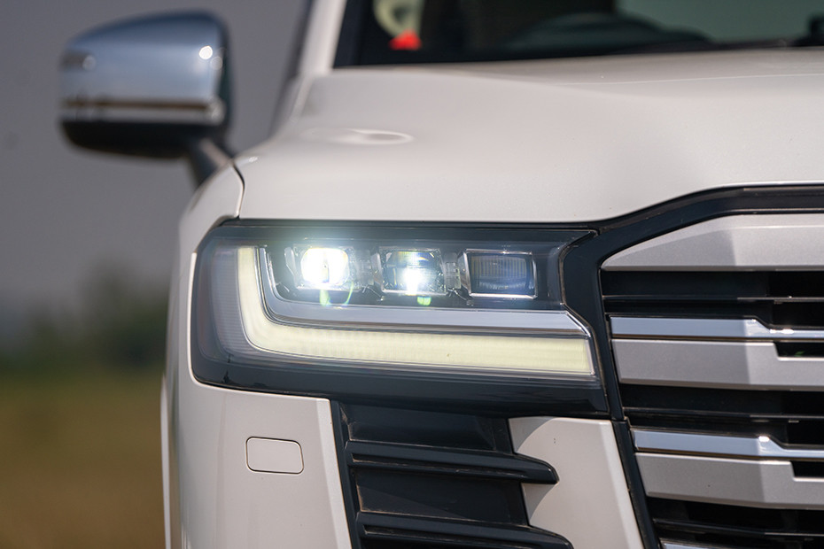 Toyota Land Cruiser 300 Headlight