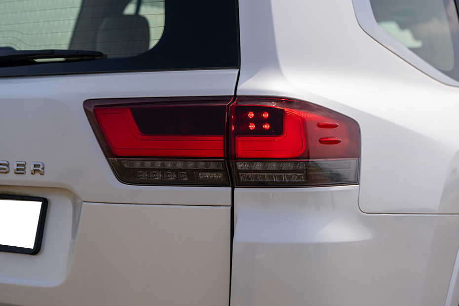 Toyota Land Cruiser 300 Taillight