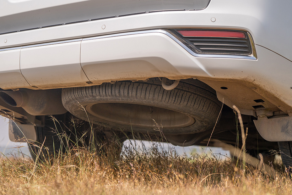 Toyota Land Cruiser 300 Spare Tyre