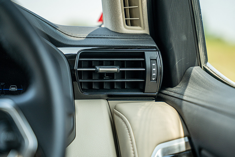 Toyota Land Cruiser 300 Driver's Side AC Vent