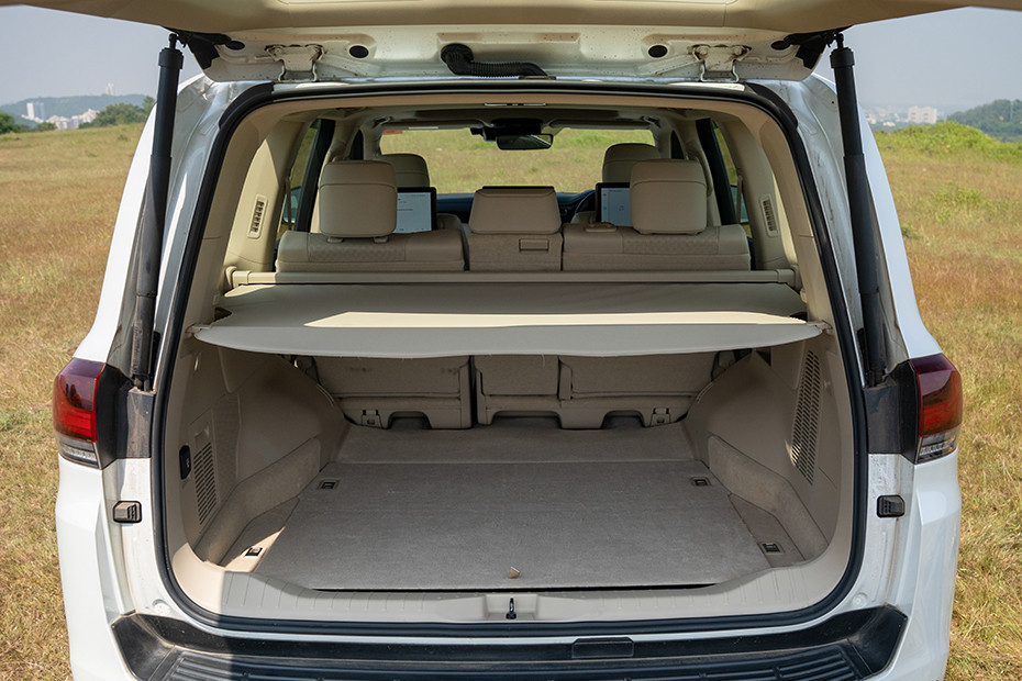 Toyota Land Cruiser 300 Boot Space