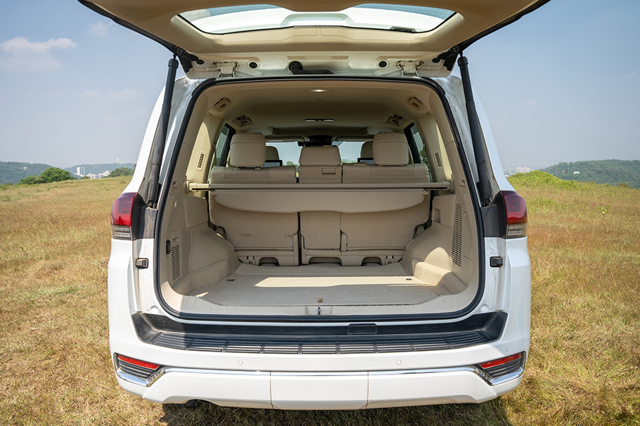 Toyota Land Cruiser 300 Boot (Open)