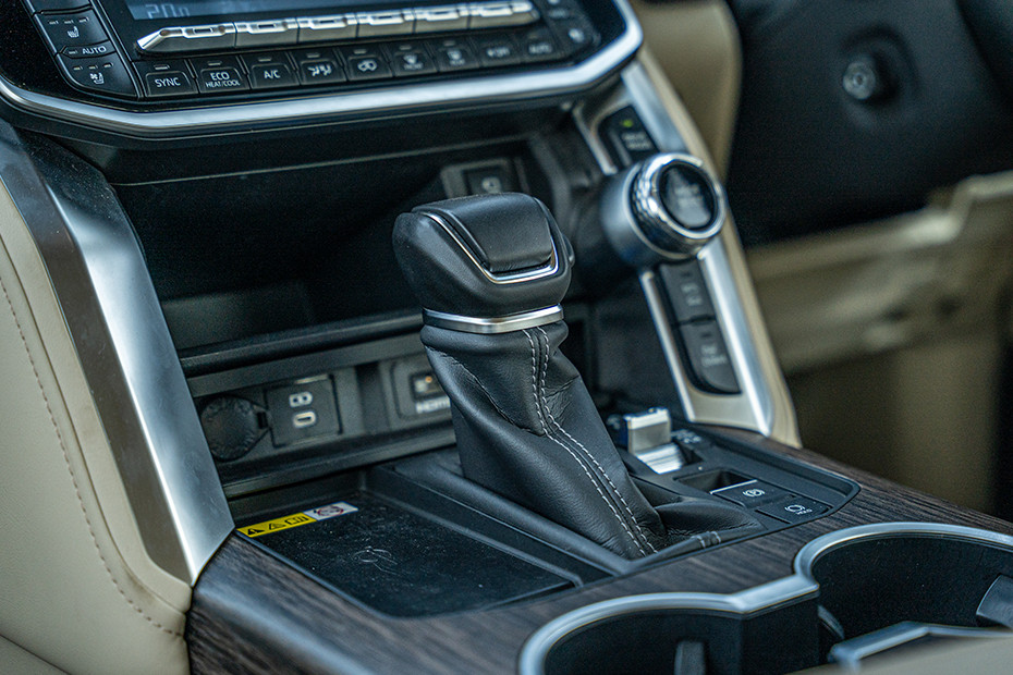 Toyota Land Cruiser 300 Gear Selector / Shifter