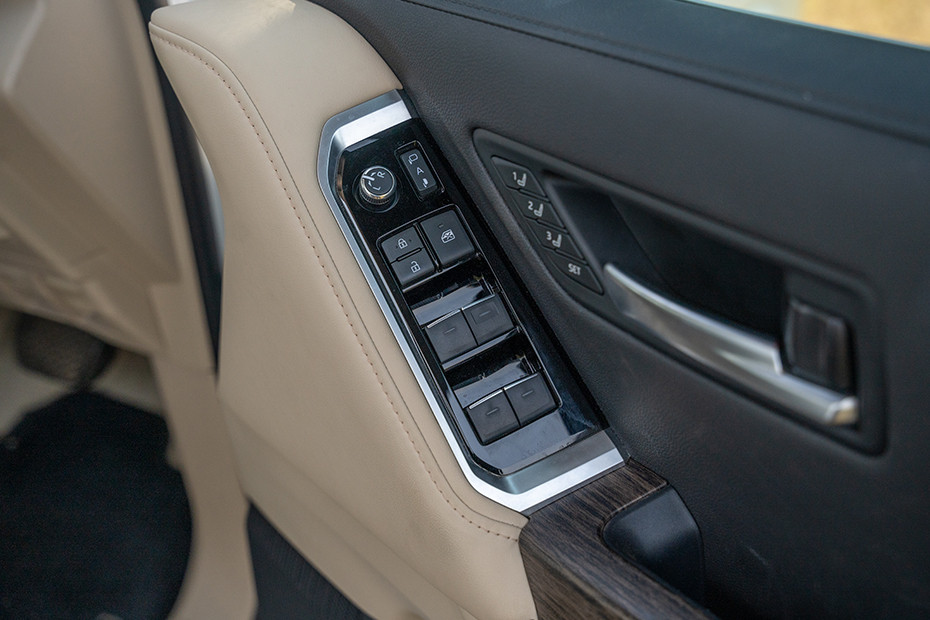 Toyota Land Cruiser 300 Door Controls