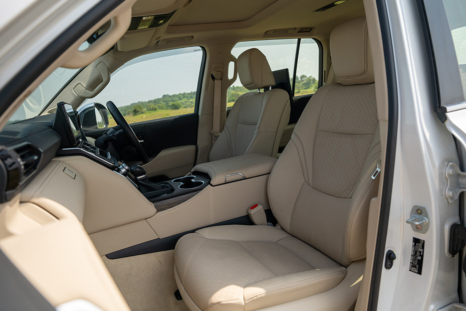 Toyota Land Cruiser 300 Front Seats (Passenger View)