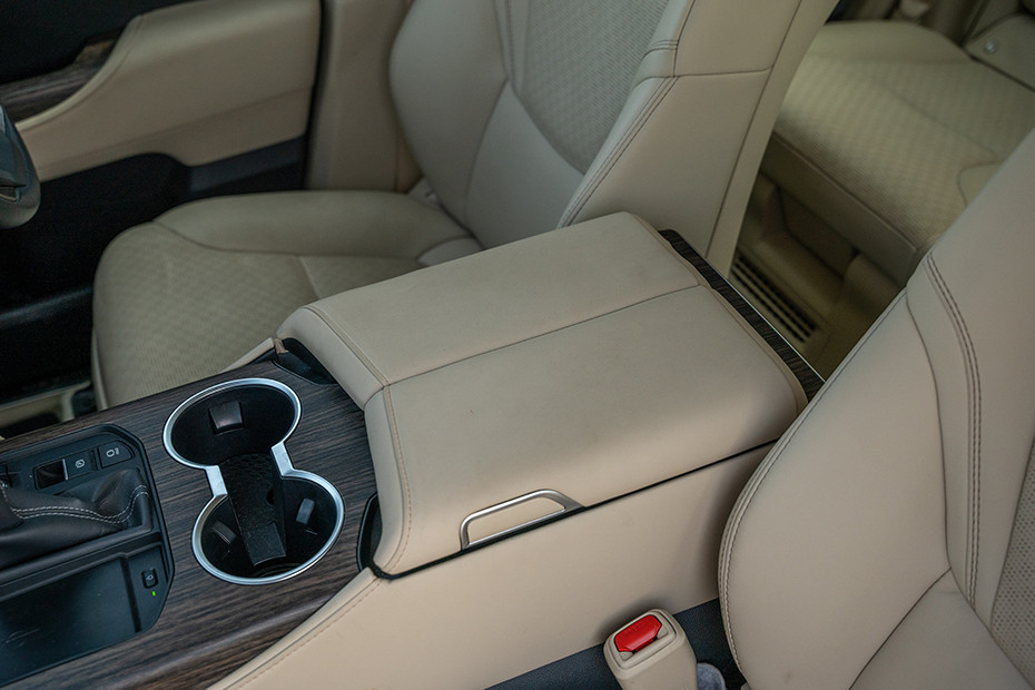 Toyota Land Cruiser 300 Front Armrest